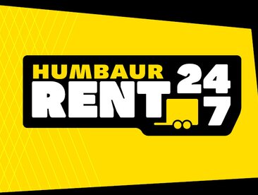 Schriftzug Humbaur Rent 24/7 auf gelb-schwarzem Untergrund | © Humbaur GmbH