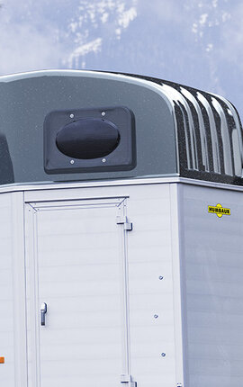 Detailaufnahme Fenster beim Pferdeanhänger Humbaur Equitos Alu | © Humbaur GmbH