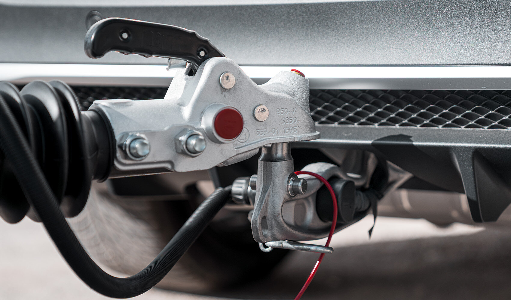 Anhängerkupplung eines PKW in angekoppelten Zustand | © Humbaur GmbH