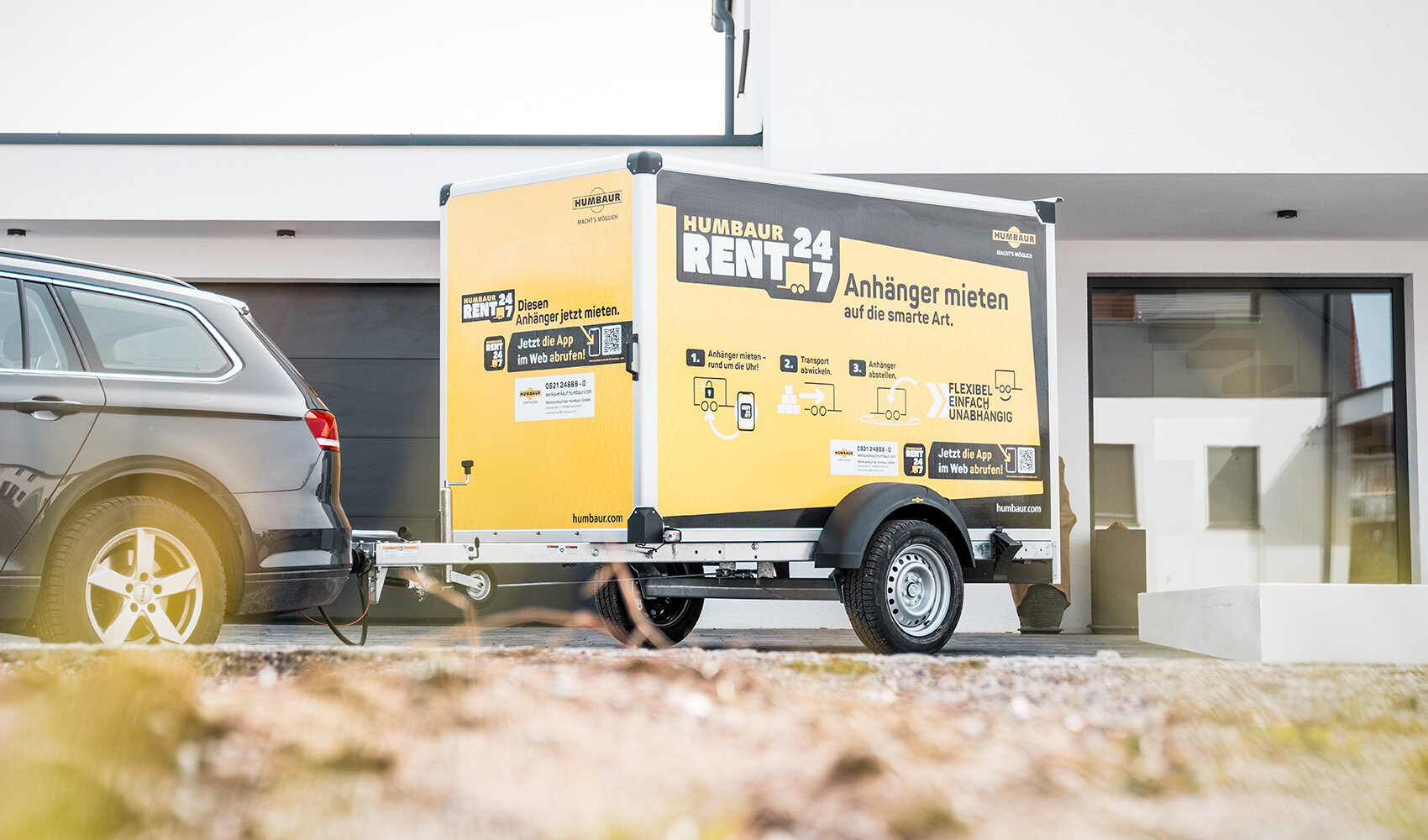 Humbaur Kofferanhänger mit Beklebung Humbaur Rent 24/7 | © Humbaur GmbH